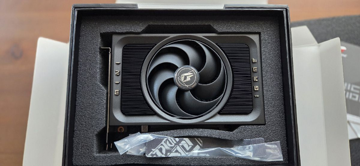 Colorful iGame GeForce RTX 5070 Mini